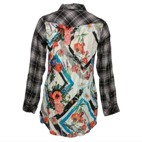 Tolani Women's Collection  plaid  Tunic front and back floral Large P - Picture 7 of 14